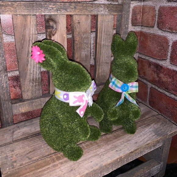 Moss Bunnies tiered tray spring Easter farmhouse decor - Picture 1 of 5